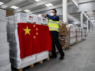 Mondkapjes en moddergooien: zo werkt de Chinese pr-machine