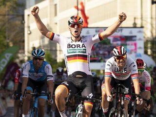 Pascal Ackermann wint zijn eerste massasprint in Giro d'Italia