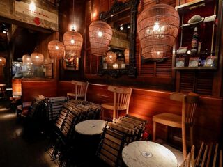 Podcast De Dag: Wat doen andere Europese corona-hotspots?