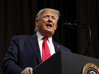 Openbare verhoren van start in afzettingsprocedure tegen president Trump