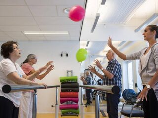 Herstelzorg ernstig zieke covid-19-patiënten voorlopig ruimer vergoed