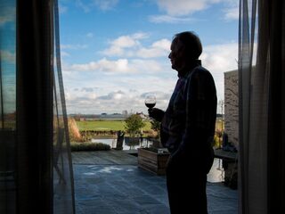'Glas alcohol per dag is gezond op latere leeftijd'