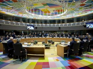 Kabinet moet 'alles op alles' zetten om vetorecht EU af te schaffen