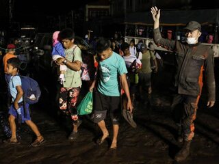 Lava stroomt uit Filipijnse vulkaan, duizenden geëvacueerd