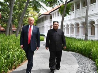 Kim Jong-un en Donald Trump plannen vervolgbezoeken