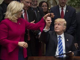 Podcast De Dag: Liz Cheney versus Donald Trump