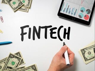 Minister Hoekstra schiet met hagel op fintech-bedrijven