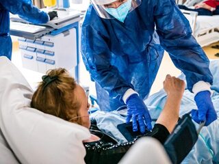 'Afschalen reguliere zorg gaat komende weken al richting de 50 procent'