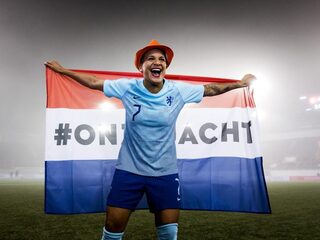 Zo klonken de Oranjevrouwen op NPO Radio 1