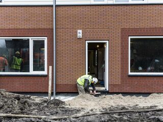 Bouwbedrijven: '75.000 woningen per jaar onhaalbaar'