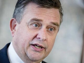 SP-leider Roemer geeft stokje door aan Lilian Marijnissen