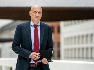 Ernst Kuipers: bellen voor afspraak, testen en uitslag moet binnen één dag