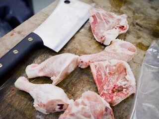 Kipcash: witwassen door geld in kip te stoppen