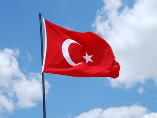 Stand.nl: Nederland moet zelf weer Turkse taalles gaan organiseren op scholen