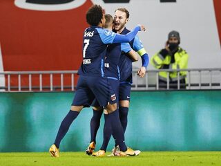 AZ verslaat PSV dankzij twee doelpunten van Koopmeiners