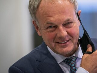 Voorzitter Veiligheidsberaad juicht sluiting supermarkten om acht uur toe