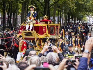 Geen koninklijke rijtoer en balkonscène op Prinsjesdag, liever geen publiek