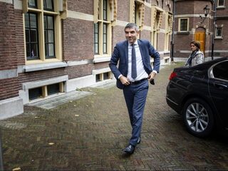 #TrendingVandaag: De aantrekkelijkheid van je partner en een staatssecretaris wil spijbelen voor sinterklaas