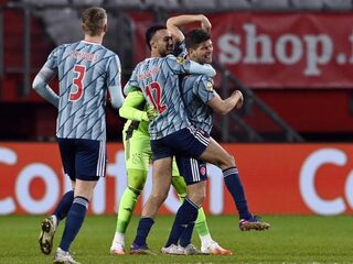 Huntelaar met twee doelpunten goud waard voor Ajax