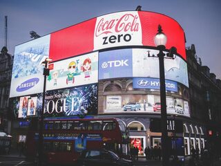 Reclame's verwisselen 'juist nu' steeds meer voor een 'grappige toon'