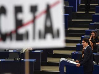 PvdA trekt steun voor CETA-verdrag in
