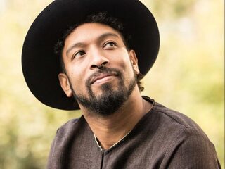 Stadsdichter Dean Bowen: 'Rotterdam is mijn gekozen thuis'