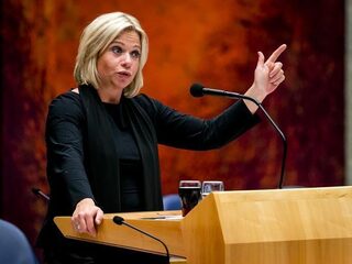 Hennis niet in nieuw kabinet, keert terug in Kamer