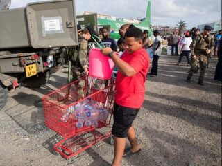 Mensen op Sint Maarten vragen zich af waar de hulpgoederen blijven