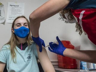 Podcast De Dag: over kindercovid en vaccineren van kinderen