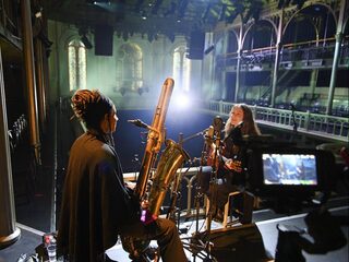 Met deze muziek, gedichten en films houden NPO Radio 1-luisteraars de moed erin