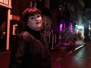 Nina de Koning is dj en kan al maanden niet draaien in de club: 'Ik mis mijn thuis'