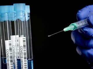 Coronavaccin: 'Je kan beter mensen overtuigen dan verplichten'