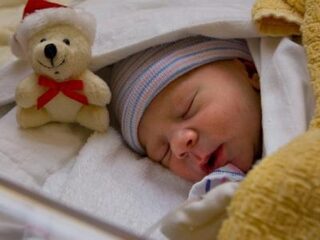 Erfelijke ziektes de wereld uit door test op 'risicobaby's'?