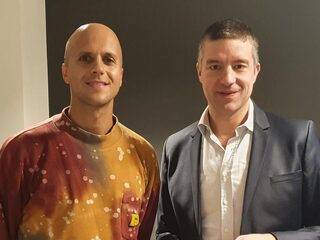 Milow: 'Ayo Technology was puberaal gezwets over pornografie'