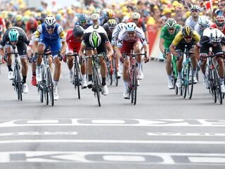 Etappe 14: een vlakke aanloop met venijnig klimwerk