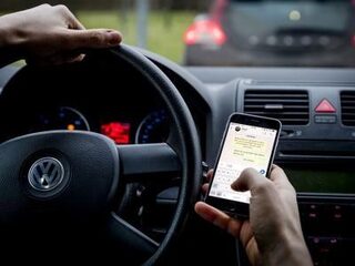 De 10 leukste campagneslogans tegen appen achter het stuur