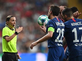 Podcast De Dag: hoe vrouwen het voetbal leiden