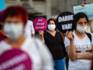 Vrouwen dagelijks vermoord in Turkije: opstand op Twitter tegen seksisme