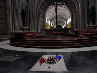 Regering neemt laatste besluit over graf Franco