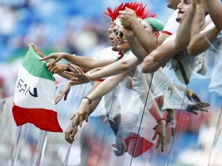 Amine Delhoshnavaz, een Iraanse Nederlandse in het WK-stadion in Sint Petersburg