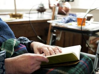 Zou jij een hulpbehoevende in huis nemen?