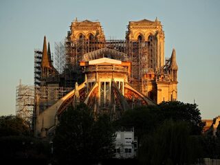 Notre-Dame een jaar na de brand nog steeds een 'broze dame'