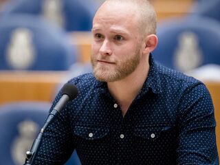 Veelbesproken kleding SP-Kamerlid Peter Kwint 'nooit bedoeld als statement'