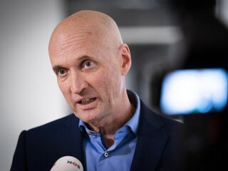 Hoe moet het nu verder met het coronabeleid nu het kabinet is gevallen?