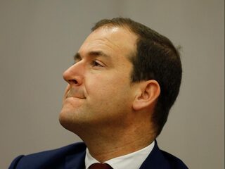 'De zekerheid van de PvdA bestaat vooral uit het transporteren van oude wijn naar een nieuwe zak'