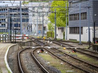 ProRail: bescherm nieuwbouw langs spoor beter tegen trillingen