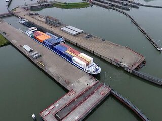 Achterstallig onderhoud van sluizen zorgt voor problemen in de binnenvaart