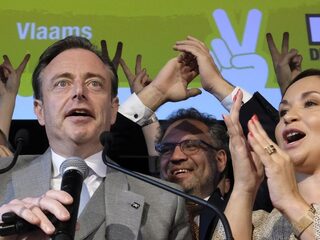 Vlaams-nationalisten grootste in Antwerpen, maar uitslag valt tegen