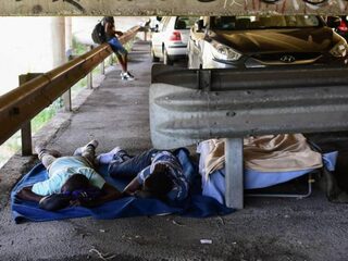 Oxfam: Franse politie mishandelt migrantenkinderen