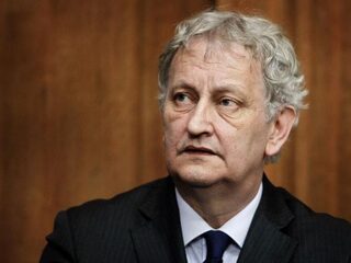 'Van der Laan mocht hakenkruis bij Pegida-demonstratie niet verbieden'